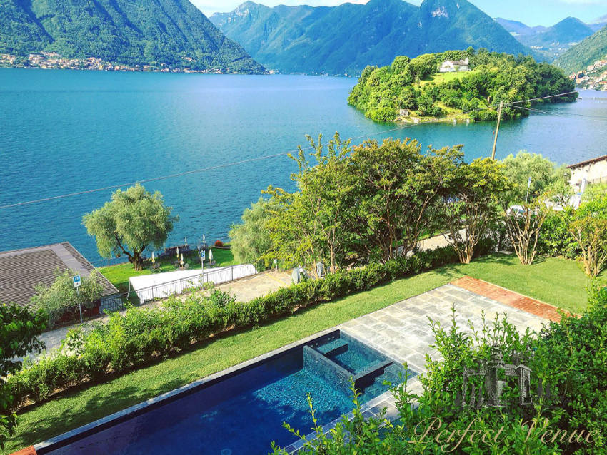 House with pool in Lake Como