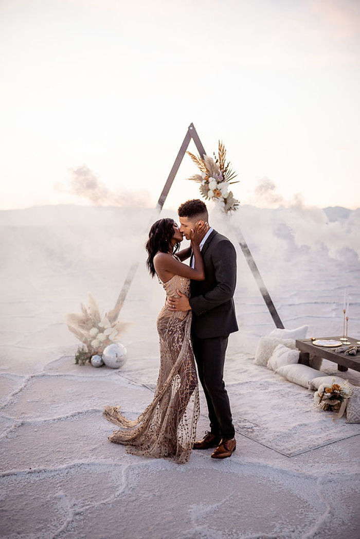 A Celebration of 5 Years of Marriage at Bonneville Salt Flats in Utah - Perfect Venue