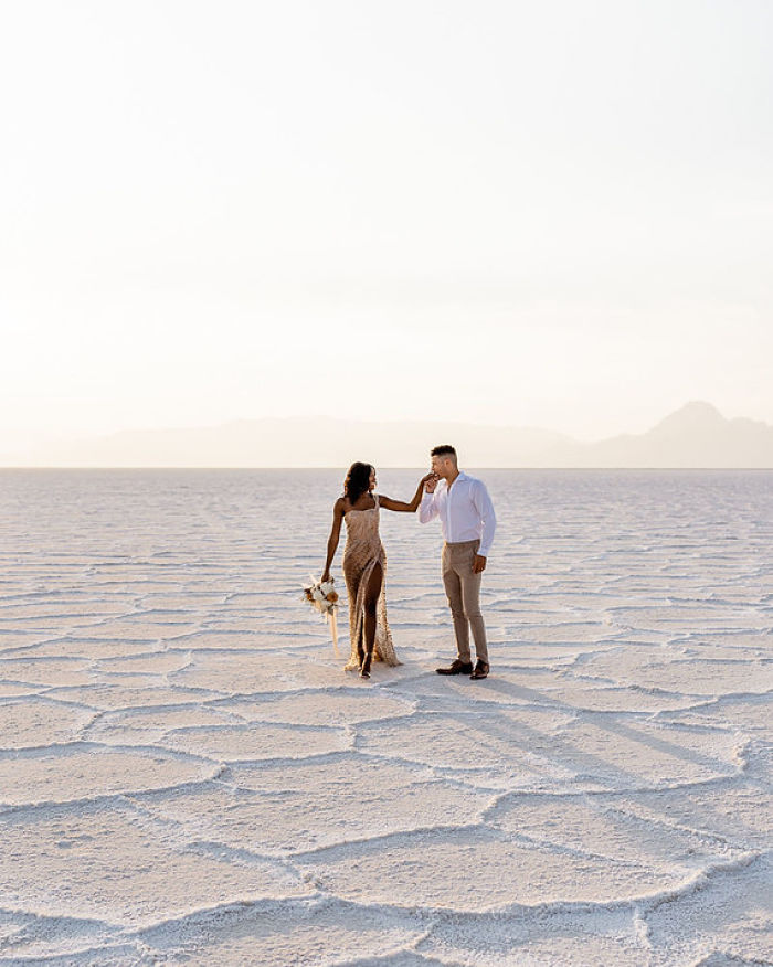 A Celebration of 5 Years of Marriage at Bonneville Salt Flats in Utah - Perfect Venue