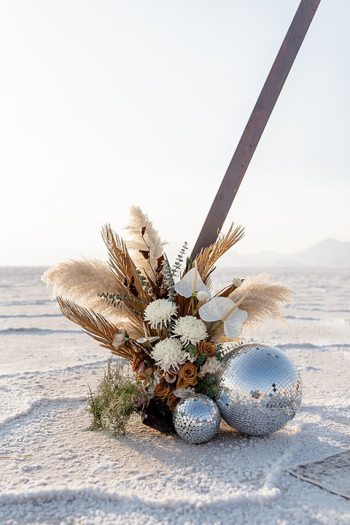 A Celebration of 5 Years of Marriage at Bonneville Salt Flats in Utah - Perfect Venue