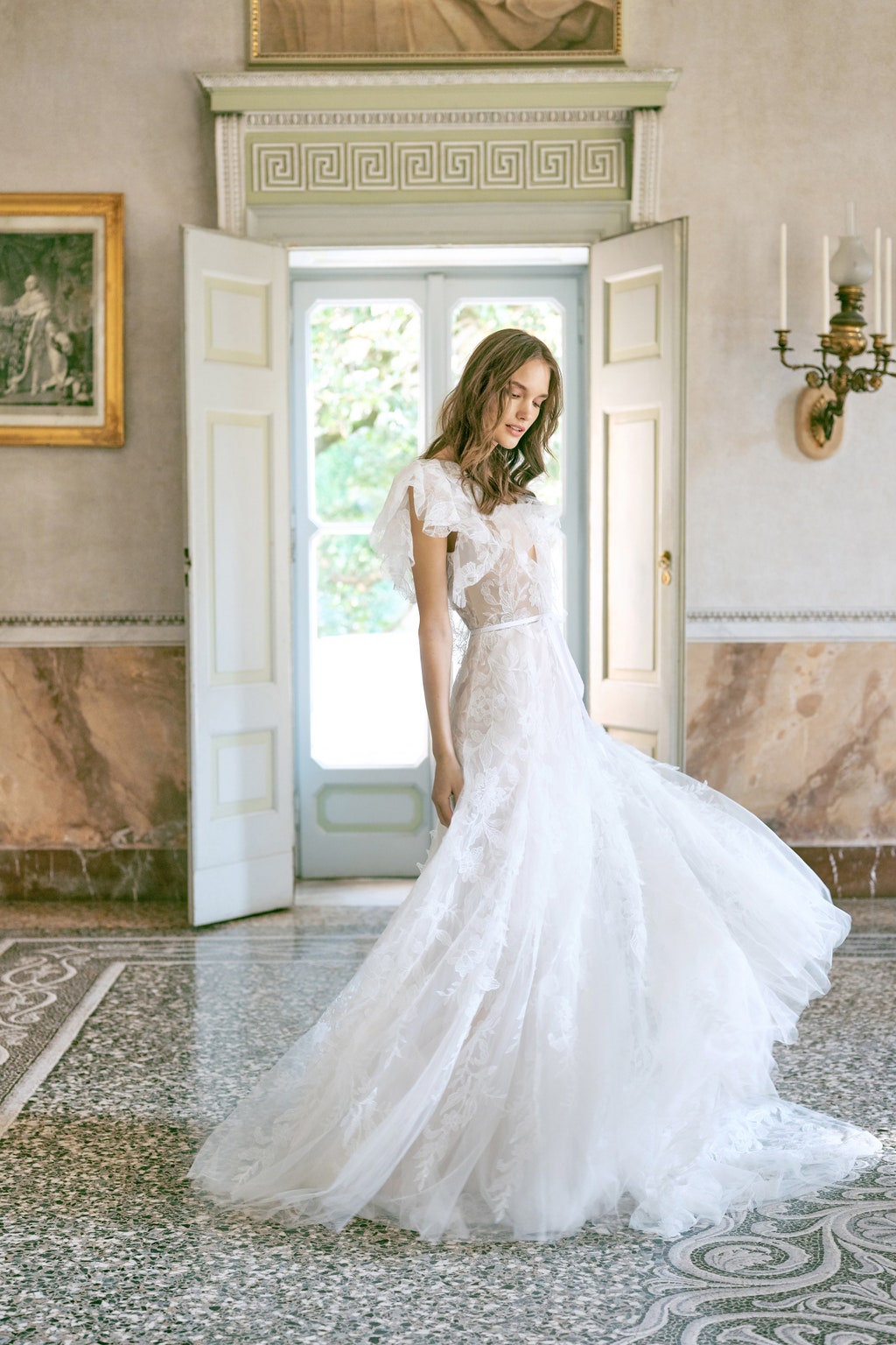 Discover the Monique Lhuillier autumn winter 2020-2021 collection - Perfect  Venue Finder