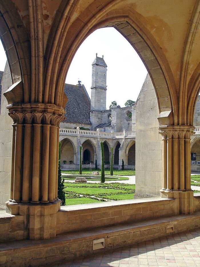 Abbey Wedding Abbey Wedding / Photo via Pinterest