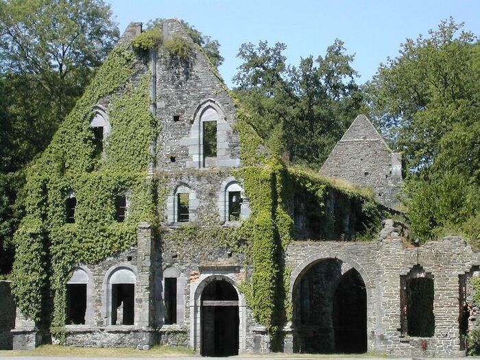Abbey Wedding Abbey Wedding / Photo via Pinterest