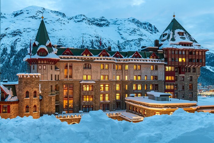 Hotels with views in Switzerland / Photo via Badrutt’s Palace Hotel