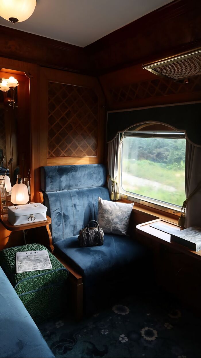 Honeymoons on a Luxury Train / Photo via Pinterest