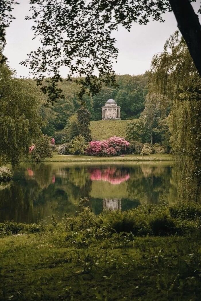 Свадьба в английском саду Свадьба в английском саду / Фото с Pinterest