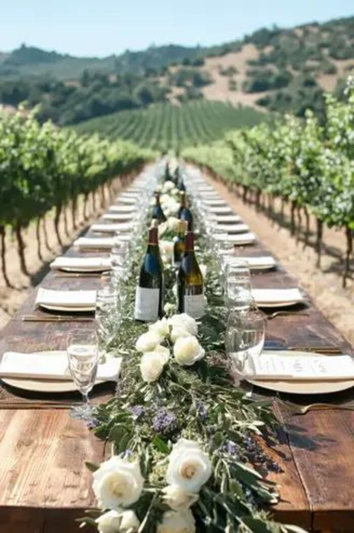 Wedding among European vineyards / Photo via Pinterest