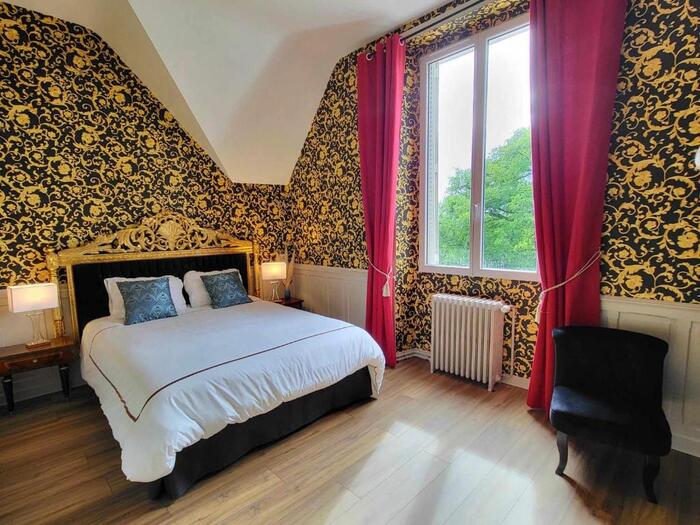 Wedding in the French countryside  Wedding in the French countryside / Photo via Château de la Rose