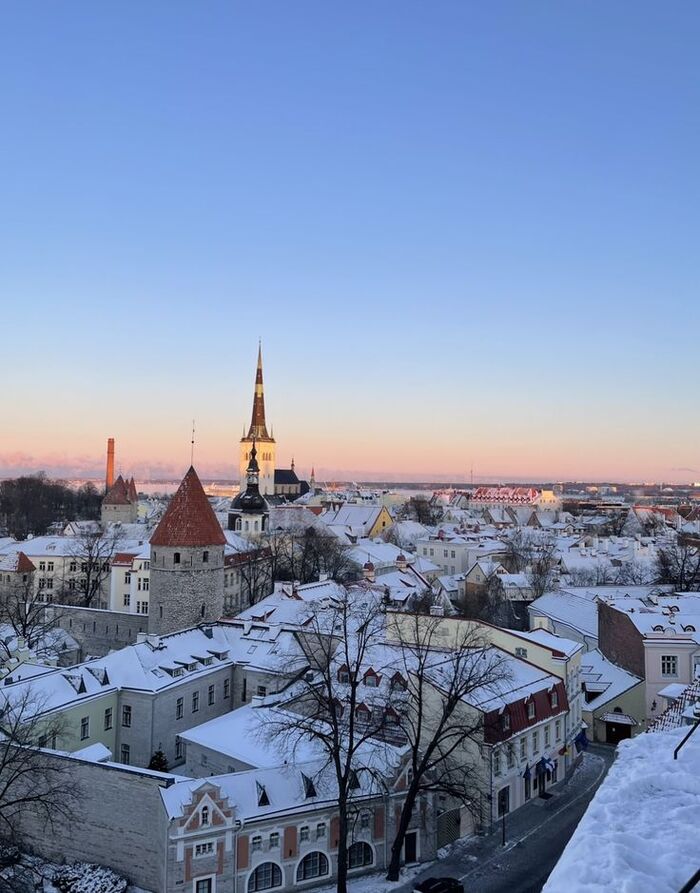 Европейские города с лучшей средневековой архитектурой / Фото через Sofia Mhaw
