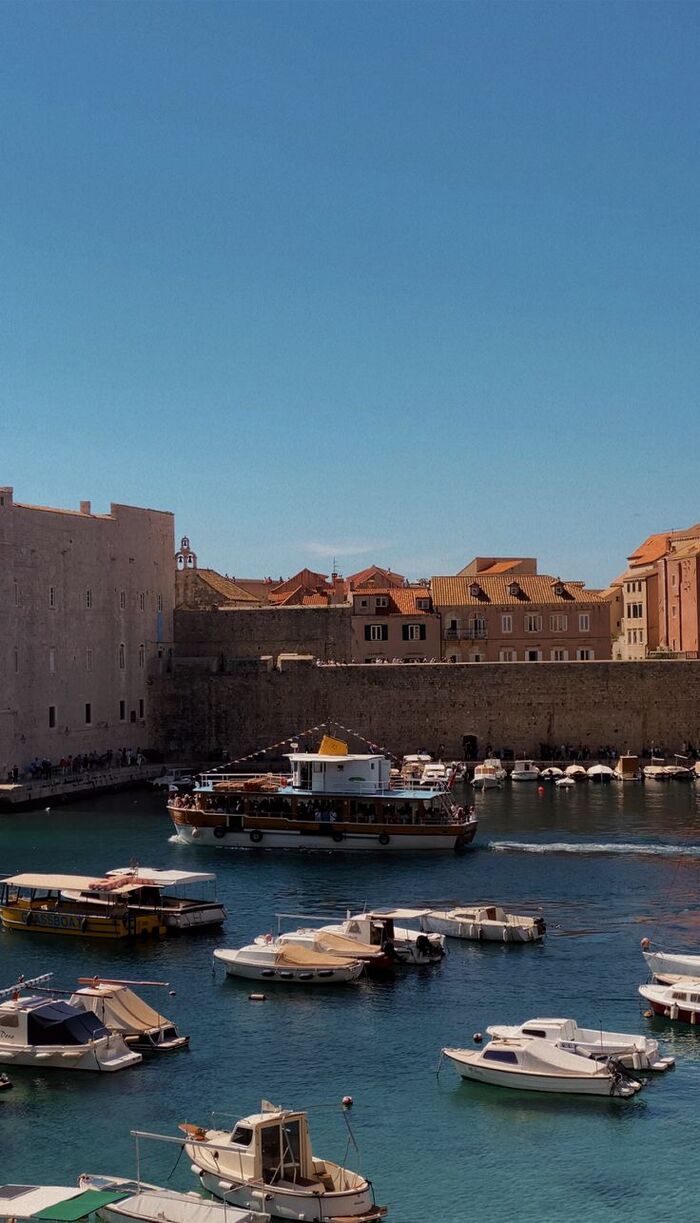 Европейские города с лучшей средневековой архитектурой / Фото через Xenianat