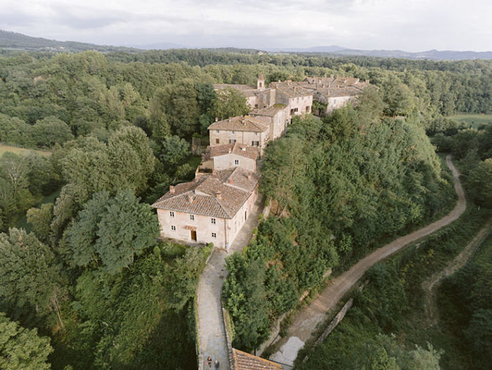 Destination Wedding Surrounded by Stunning Tuscan Vineyards - Perfect Venue