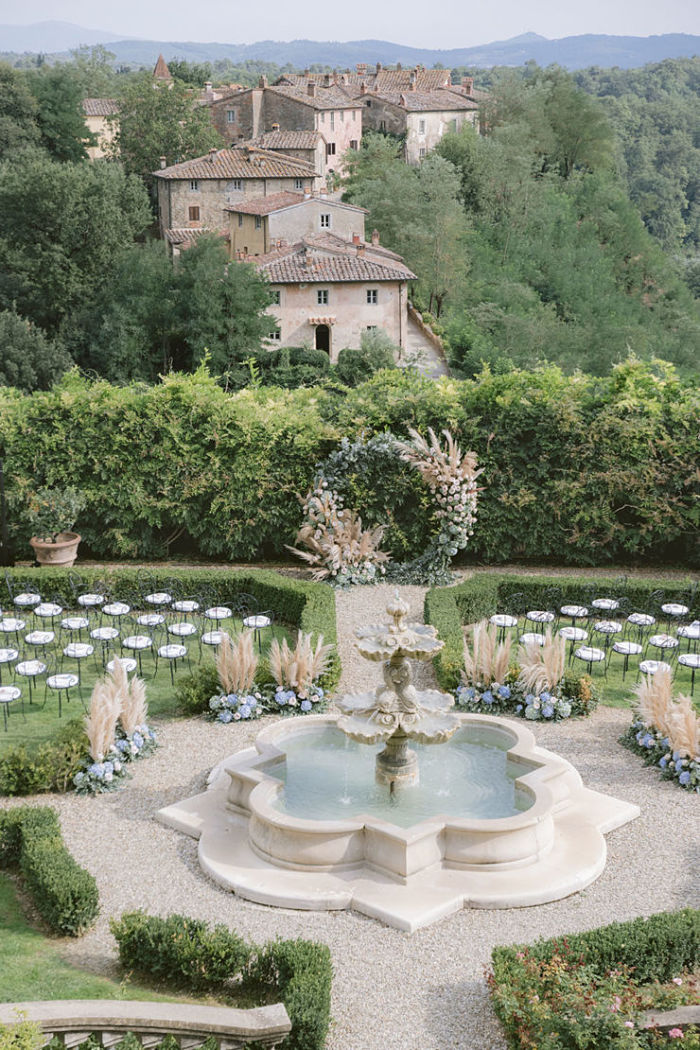 Destination Wedding Surrounded by Stunning Tuscan Vineyards - Perfect Venue