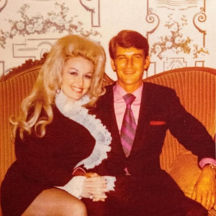 Dolly Parton / HOLA