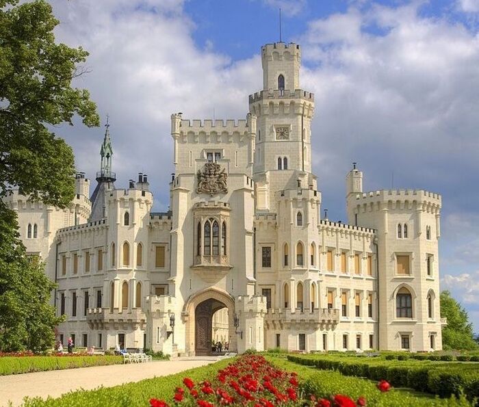 Disney Castle Weddings / Photo via Pinterest
