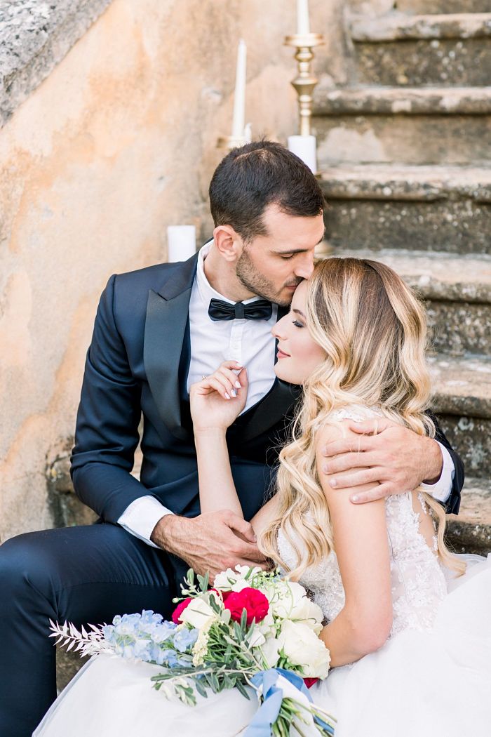 Intimate Wedding in the Tuscan Countryside - Perfect Venue