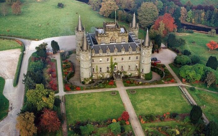 mariage dans un château européen