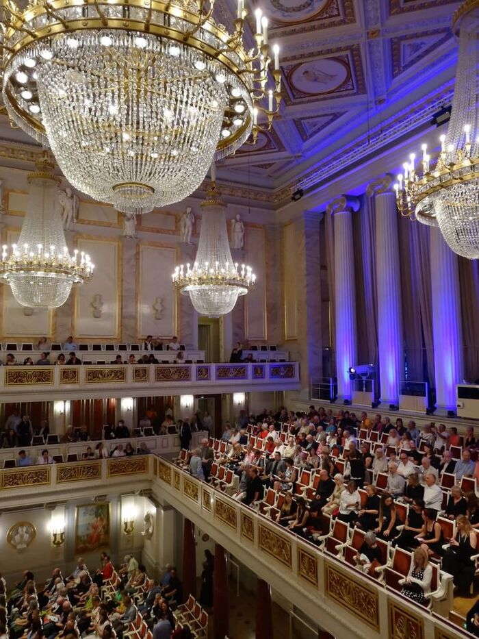 Honeymoon for music lovers / Photo via Pinterest