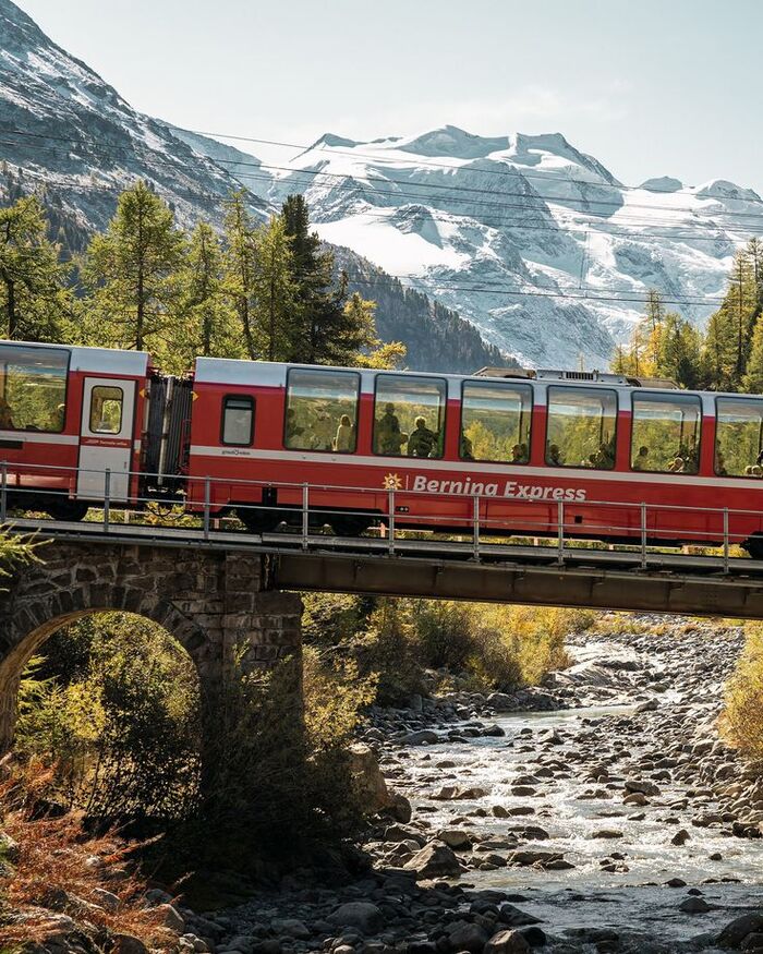 Marriage Proposal on the Bernina Express / Photo via Pinterest