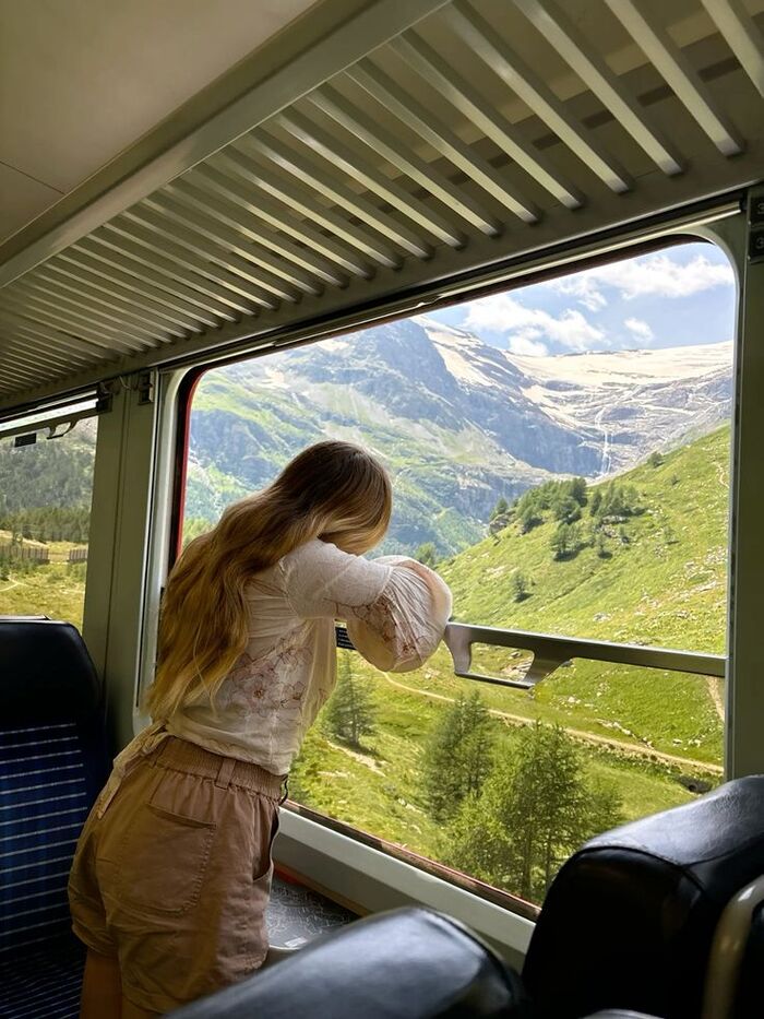 Marriage Proposal on the Bernina Express / Photo via Pinterest