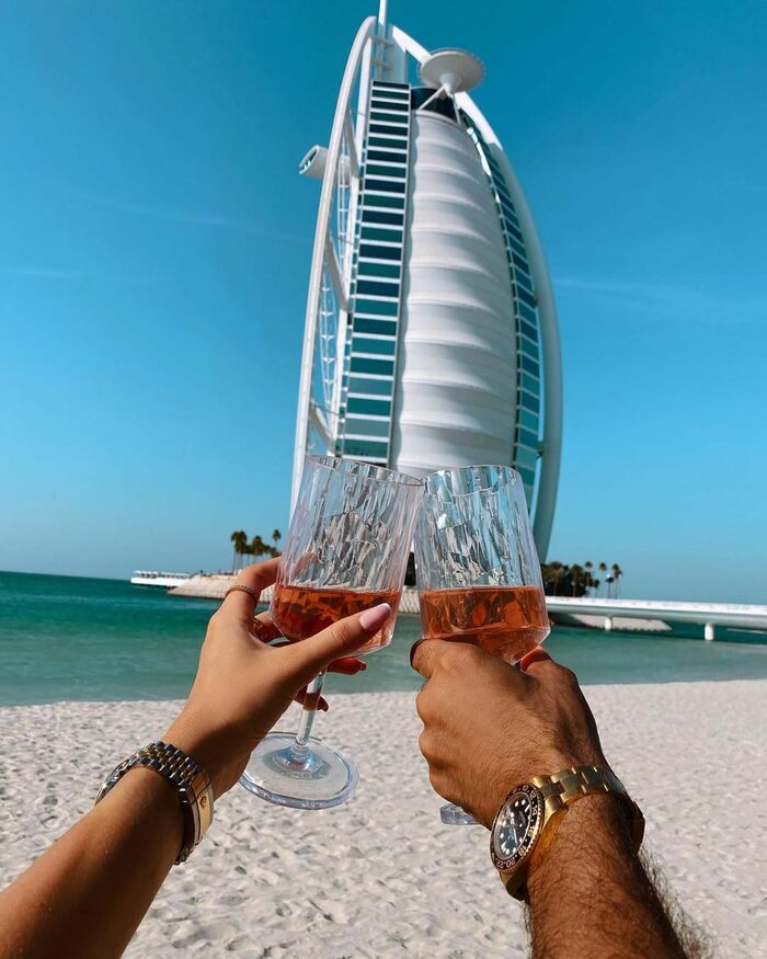 Marriage proposal in Dubai with a view / Photo via Pinterest