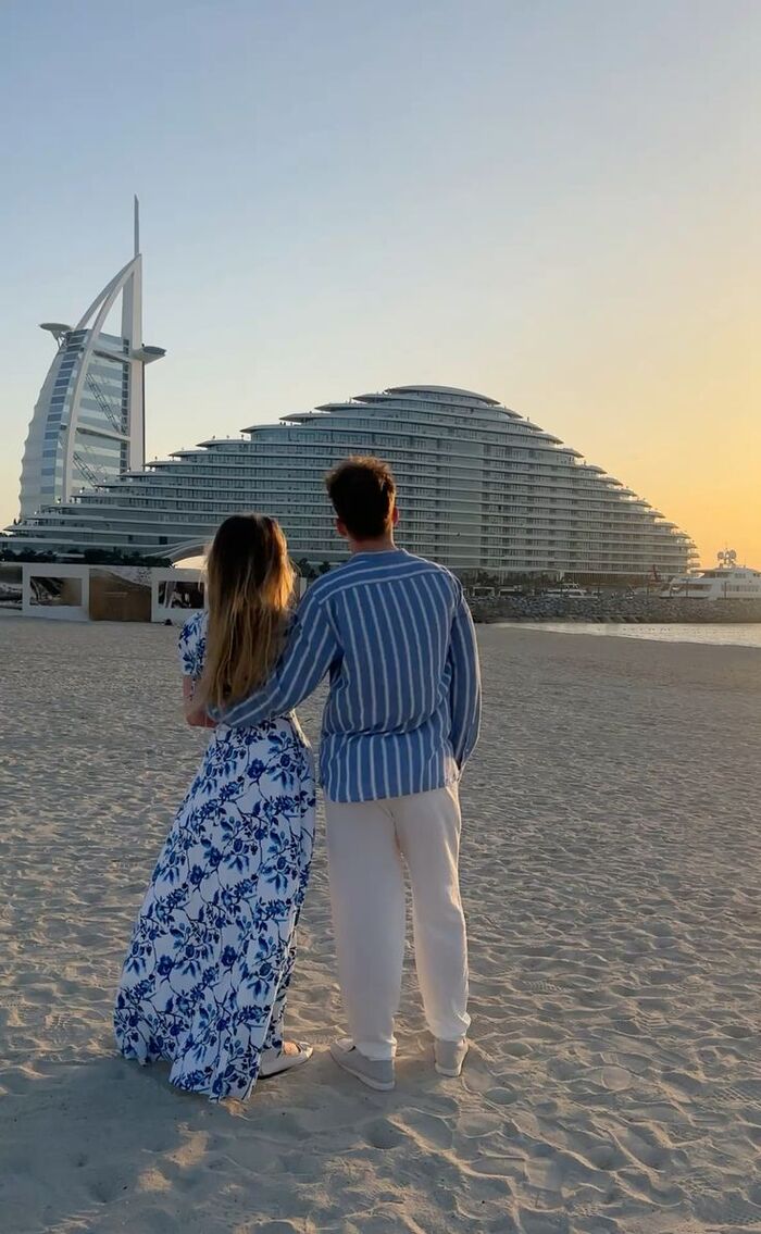 Marriage proposal in Dubai with a view / Photo via Pinterest