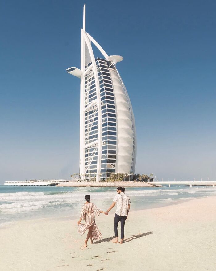 Marriage proposal in Dubai with a view / Photo via Pinterest