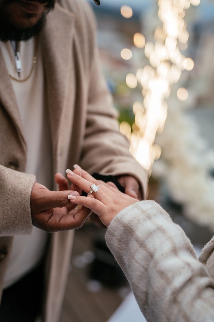 Marriage proposal in Paris / Photo via Natalia Ortiz Events