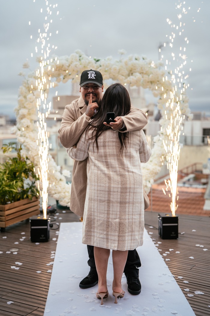 Marriage proposal in Paris / Photo via Natalia Ortiz Events