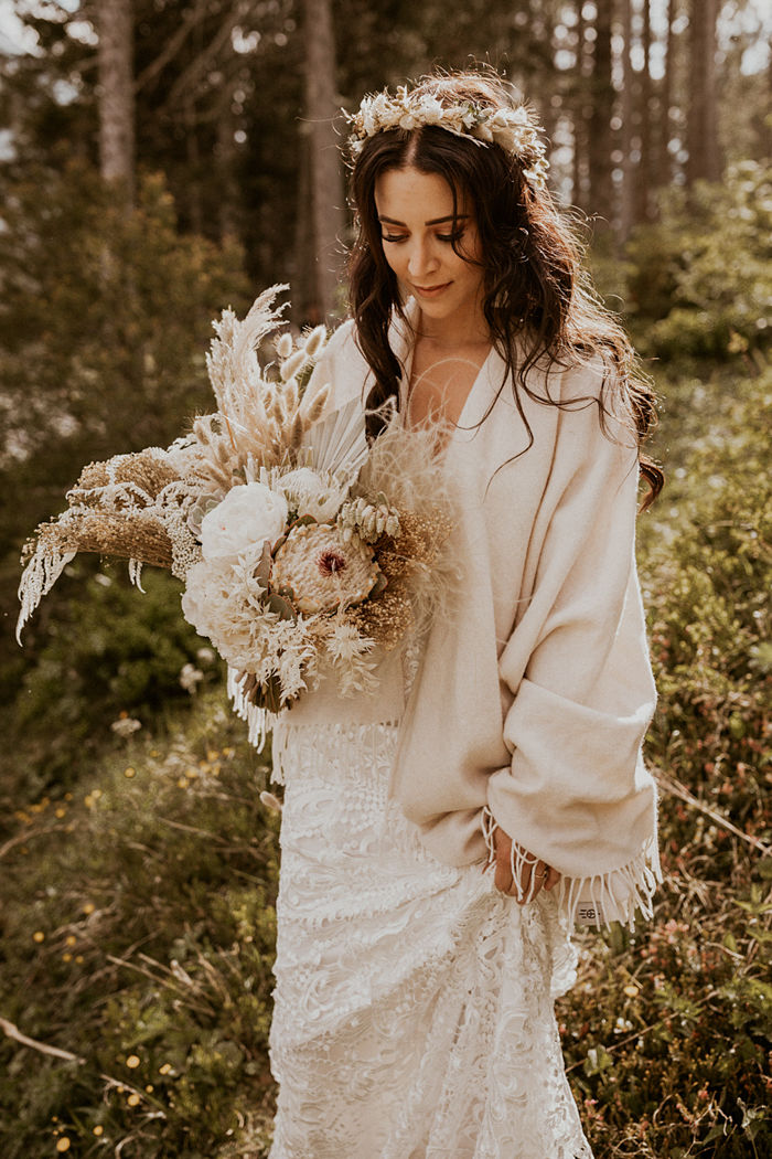 Minimalist Elopement Surrounded by Impressive Swiss Mountains - Perfect Venue