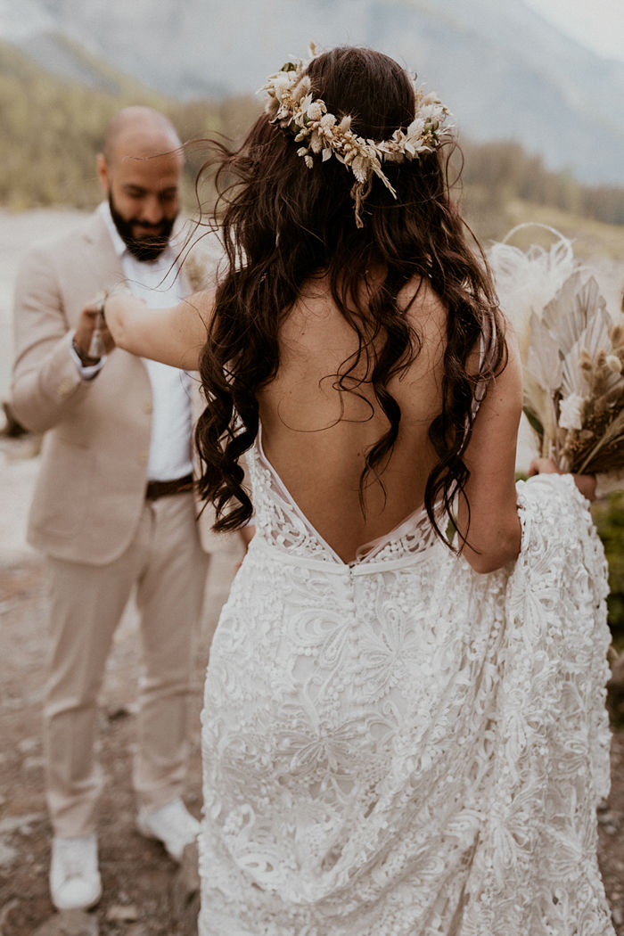 Minimalist Elopement Surrounded by Impressive Swiss Mountains - Perfect Venue