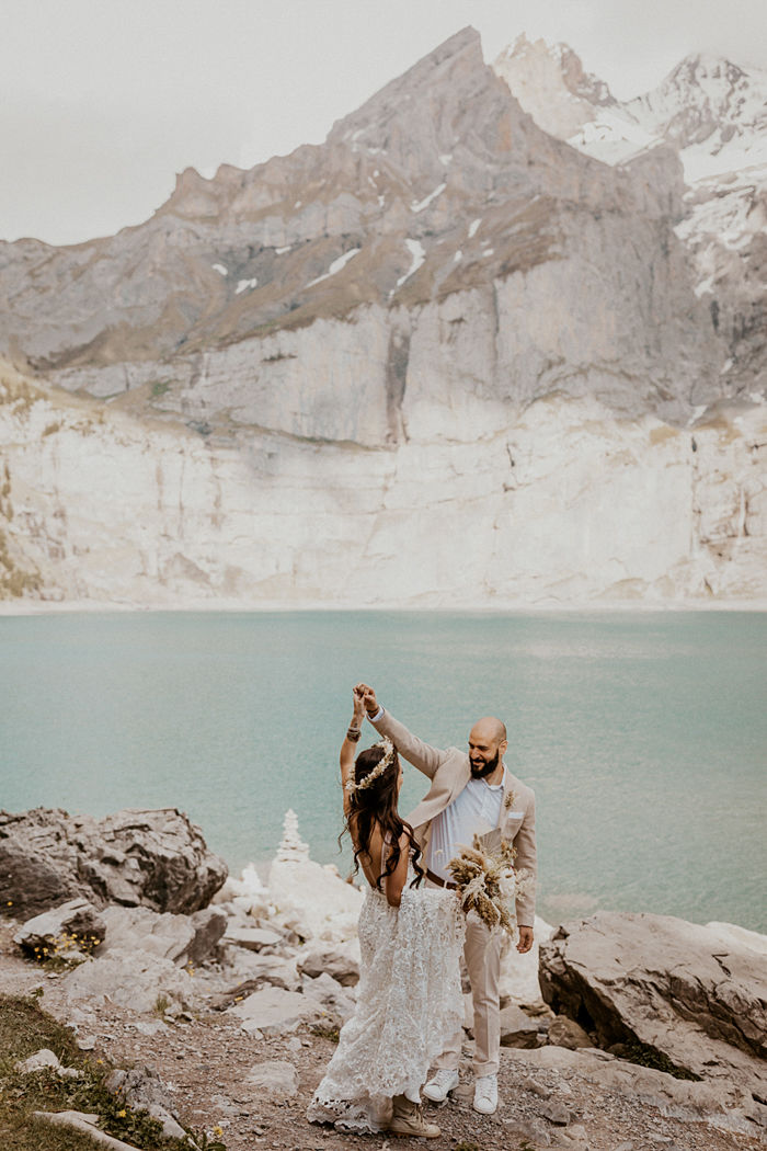 Minimalist Elopement Surrounded by Impressive Swiss Mountains - Perfect Venue