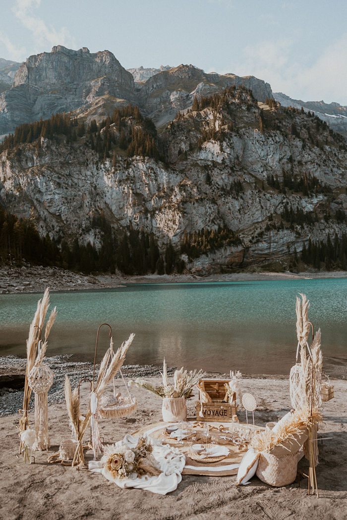 Minimalist Elopement Surrounded by Impressive Swiss Mountains - Perfect Venue