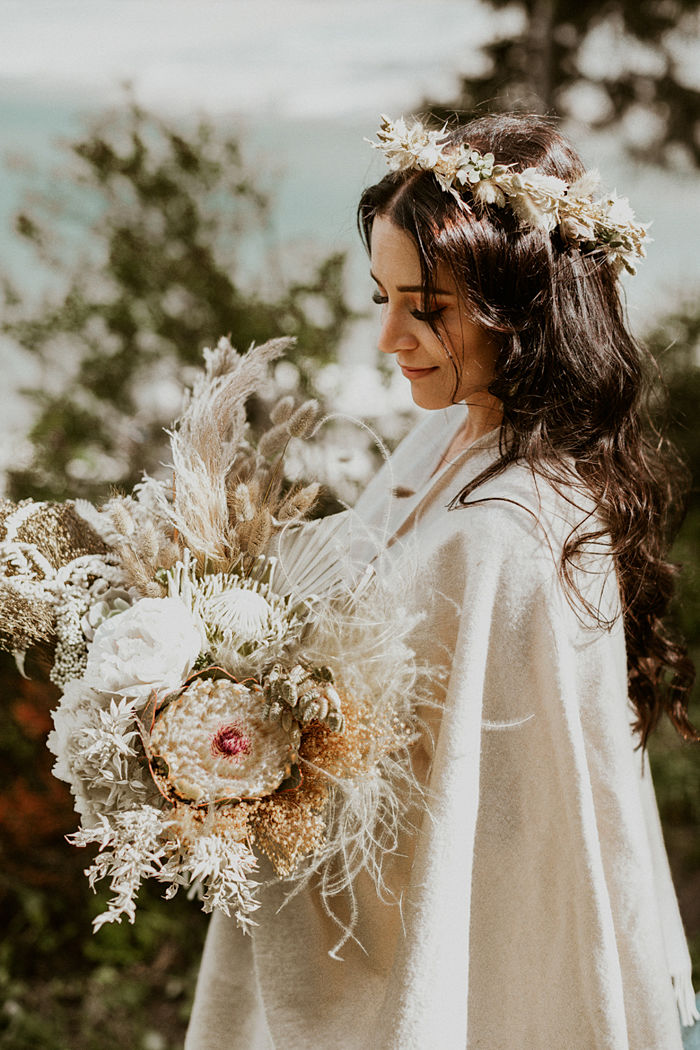 Minimalist Elopement Surrounded by Impressive Swiss Mountains - Perfect Venue