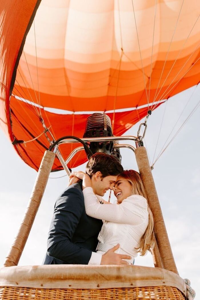 Marriage proposal with a hot air balloon ride Marriage proposal with a hot air balloon ride / Photo via Pinterest
