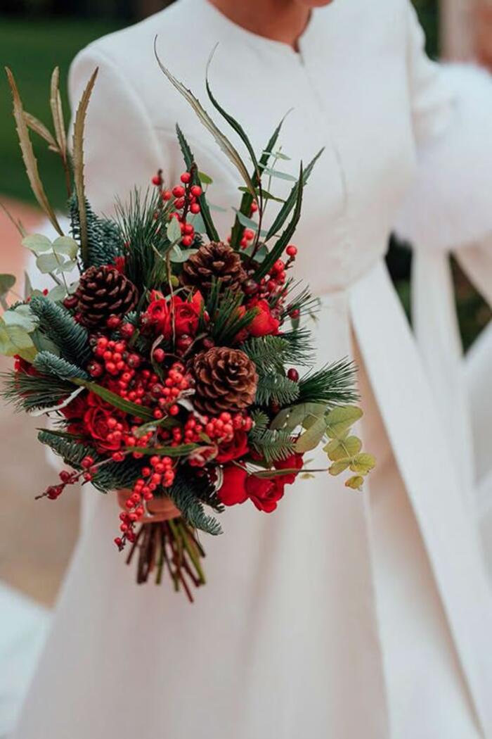 Christmas Bridal Bouquet - Pinterest