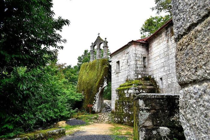 Ruined monasteries in Europe Ruined monasteries in Europe / Photo via Pinterest