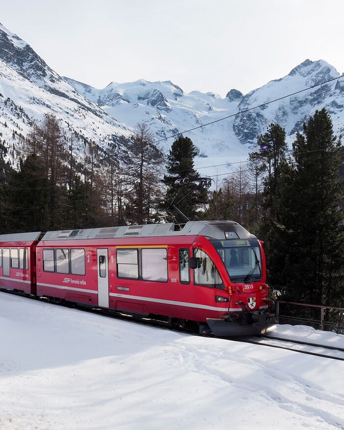 Proposal by train in Europe / Photo via Pinterest