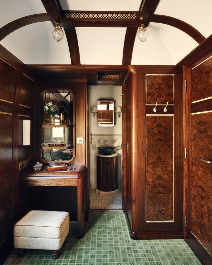 Proposal by train in Europe / Photo via Pinterest