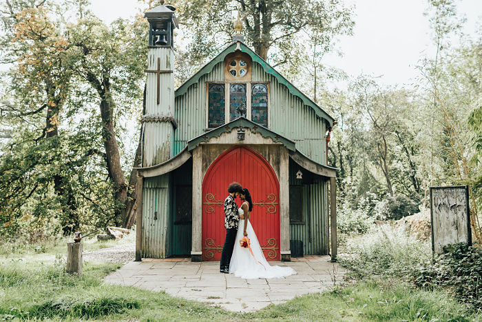 Wedding Shooting Inspired by The Little Mermaid in Shropshire, England - Perfect Venue