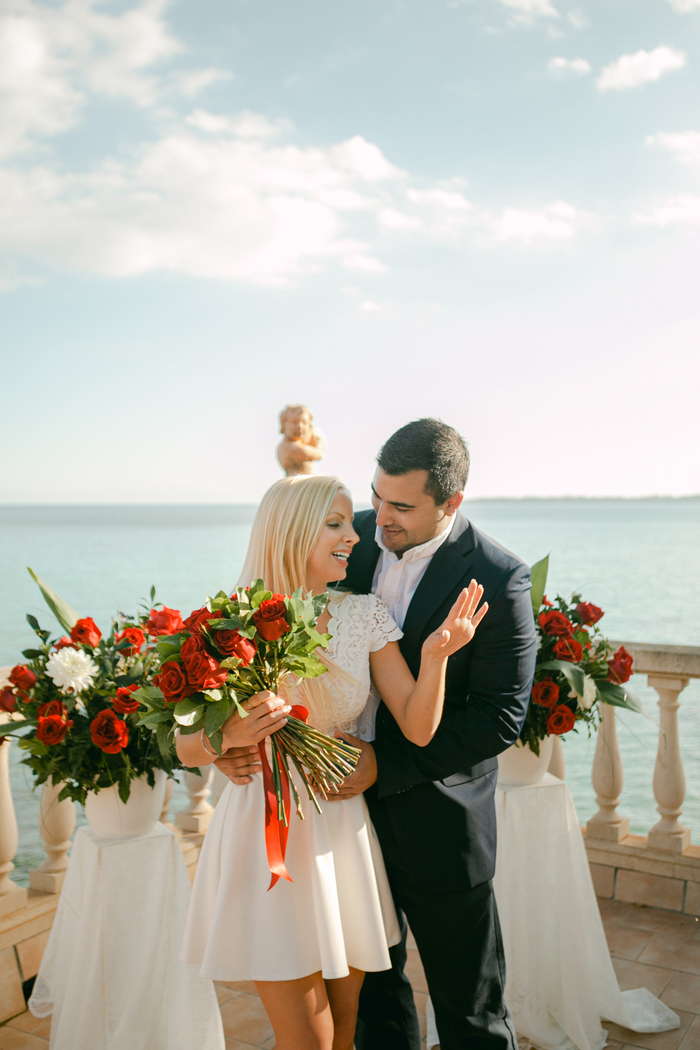 Proposta di matrimonio a Roma - proposta su una terrazza / Foto via Natalia Ortiz