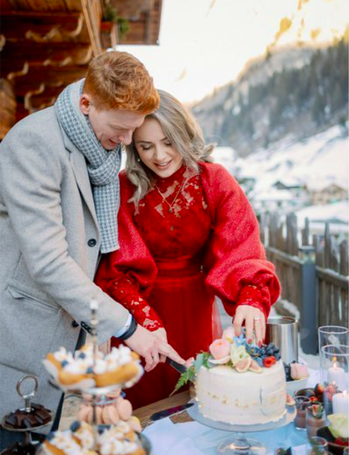 Vanessa and Dennis’ Snowy but Cosy Wedding in the Salzburg Mountains - Perfect Venue