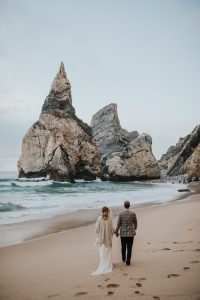 Mariage sur la plage / Photo via Weddings and Events by Natalia Ortiz