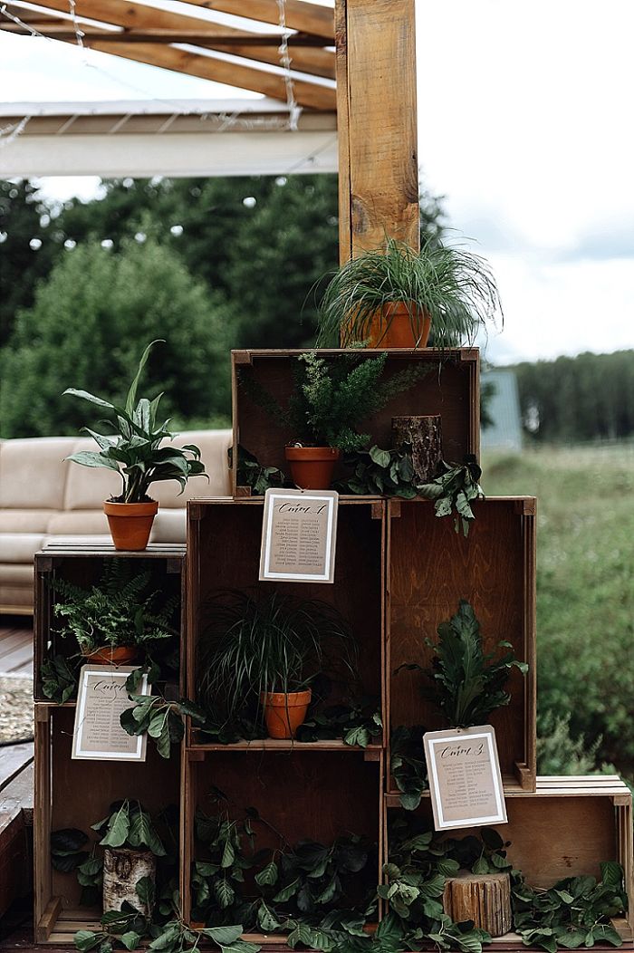 Boho Wedding in Russia Surrounded by Feathers and Pampas Grass - Perfect Venue