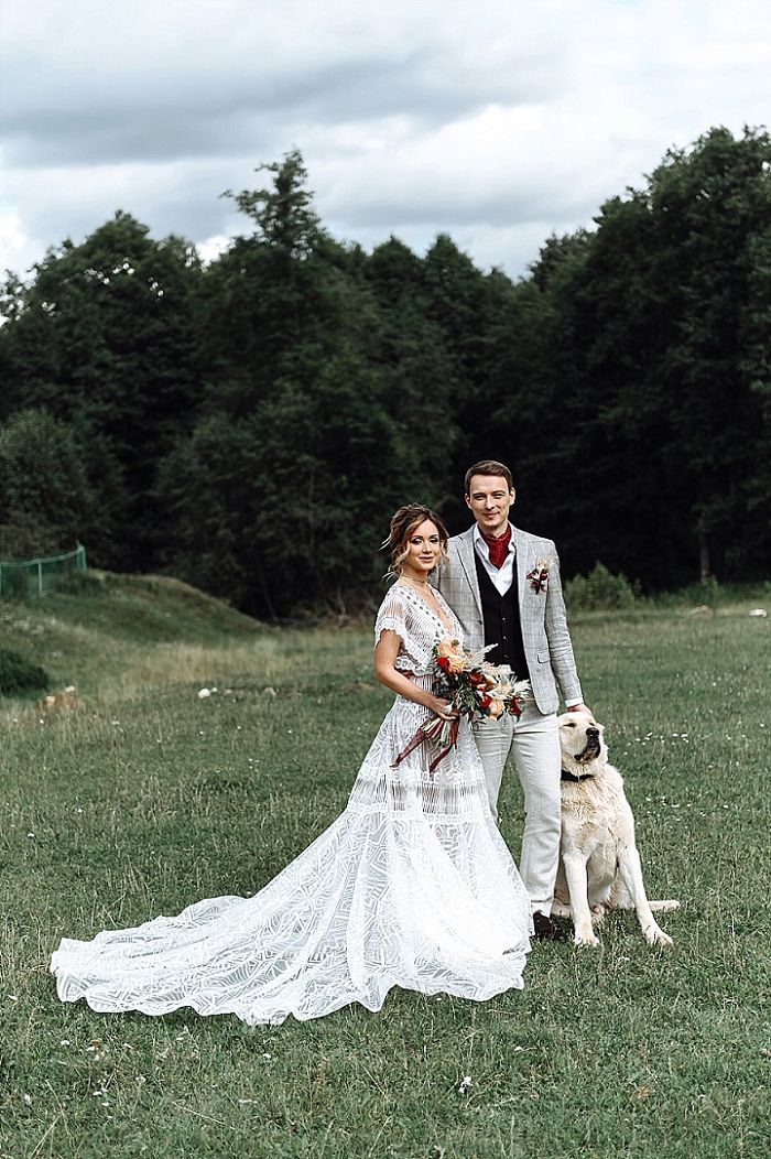 Boho Wedding in Russia Surrounded by Feathers and Pampas Grass - Perfect Venue