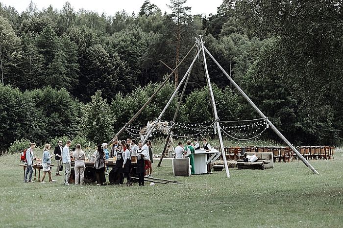 Boho Wedding in Russia Surrounded by Feathers and Pampas Grass - Perfect Venue