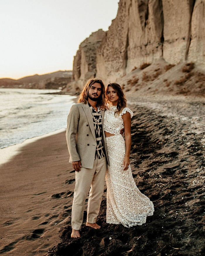 Boho Beach Wedding with a Dress Made from Pampas Grass - Perfect Venue