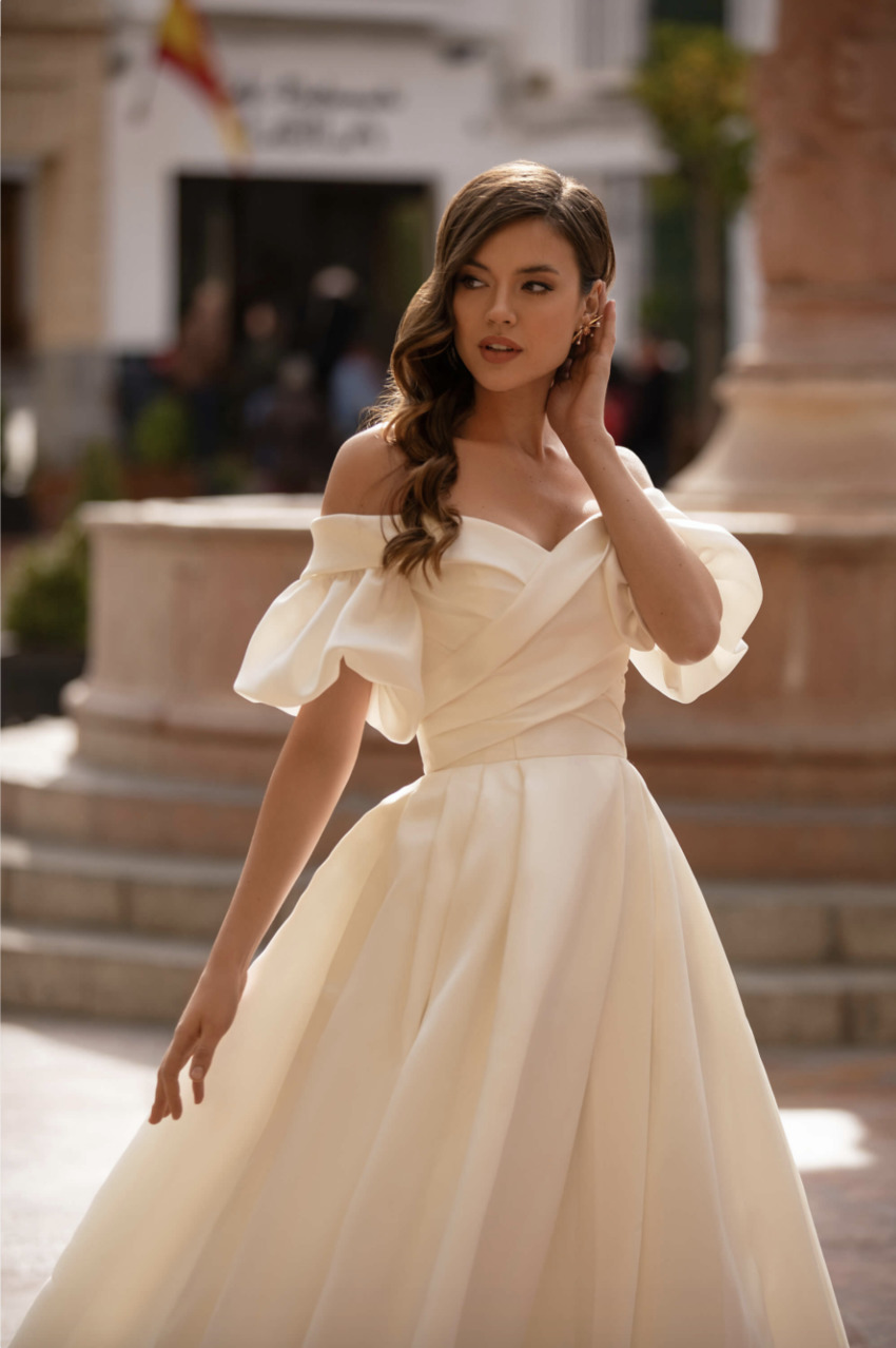 Nora Naviano and her De Sevilla con Amor 2021 wedding dress