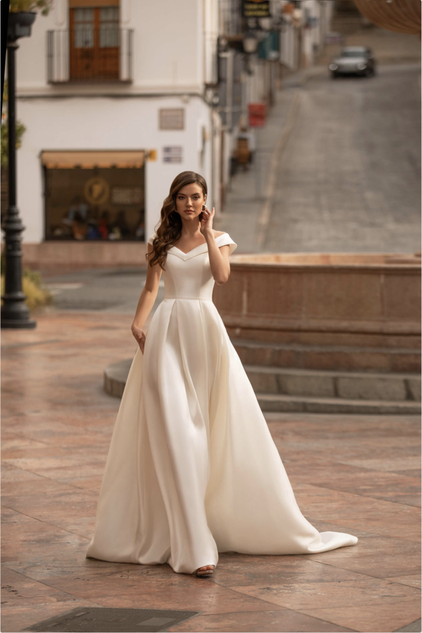 Nora Naviano and her De Sevilla con Amor 2021 wedding dress