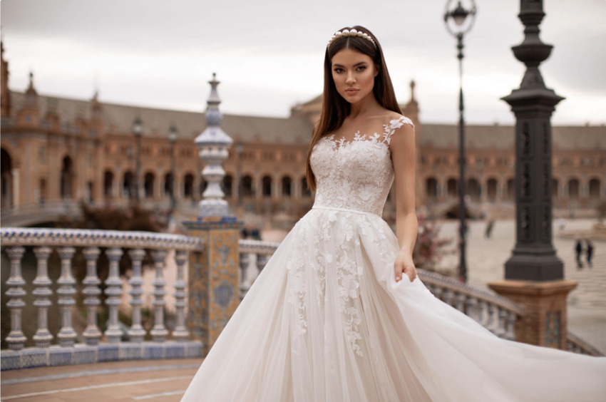 Boat wedding dress «Nora»