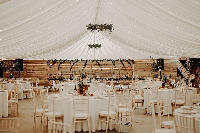 Aimee and Mark’s Authentic Autumnal Wedding in a Renovated Cowshed in Scotland - Perfect Venue